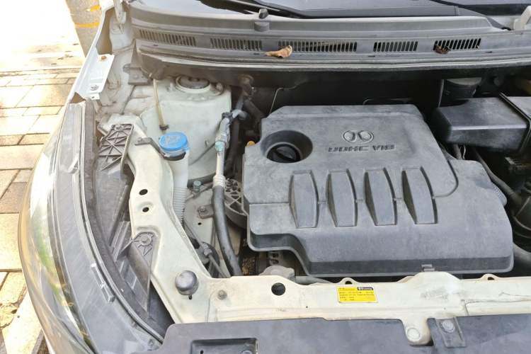 Used BAIC Senova X25 2015 1.5L automatic luxury version Engine Bay Right