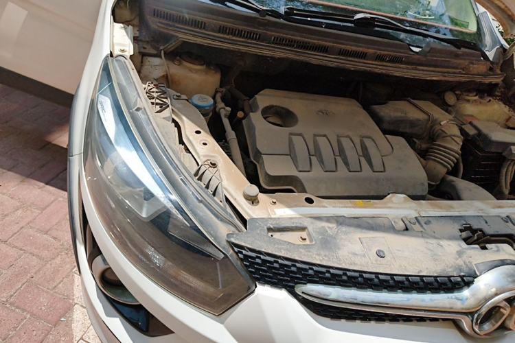 Used BAIC Senova X25 2015 1.5L Manual Elite Edition Engine Bay Right