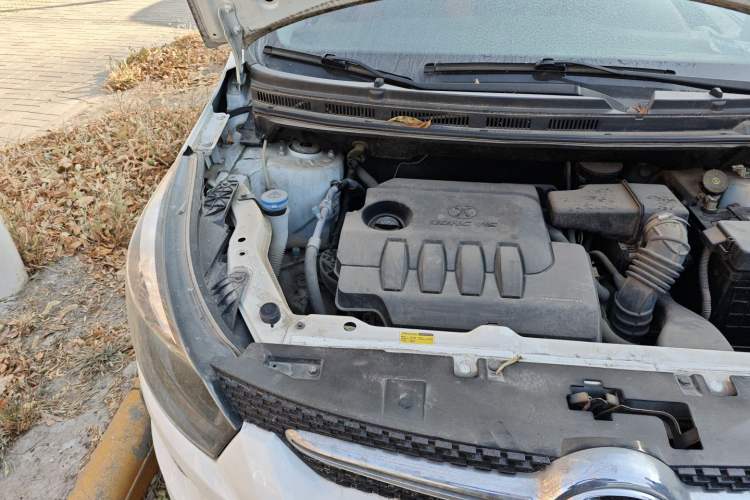 Used BAIC Senova X25 2015 1.5L Automatic Elite Model Engine Bay Right