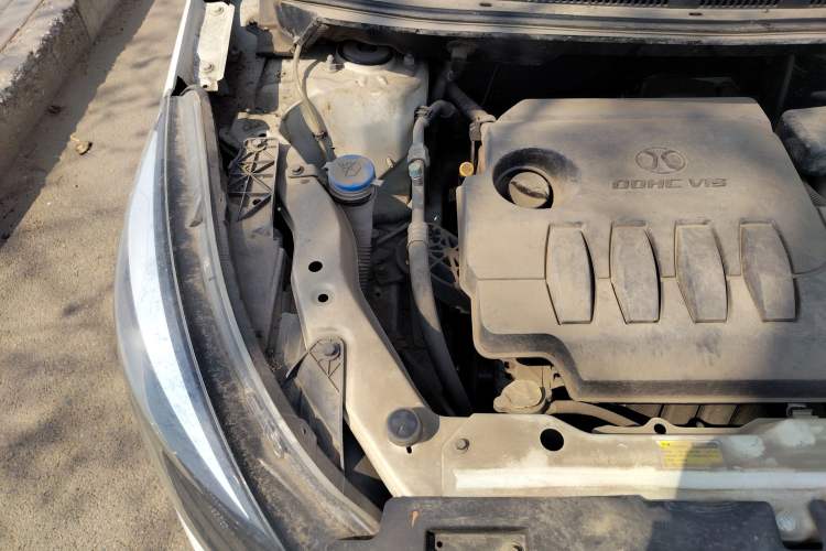 Used BAIC Senova X25 2015 1.5L Manual Elite Edition Engine Bay Right