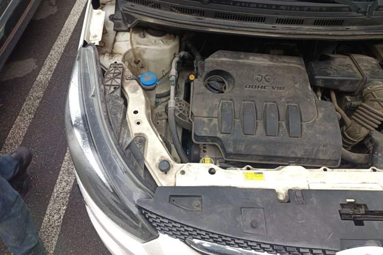 Used BAIC Senova X25 2015 1.5L Manual Elite Edition Engine Bay Right
