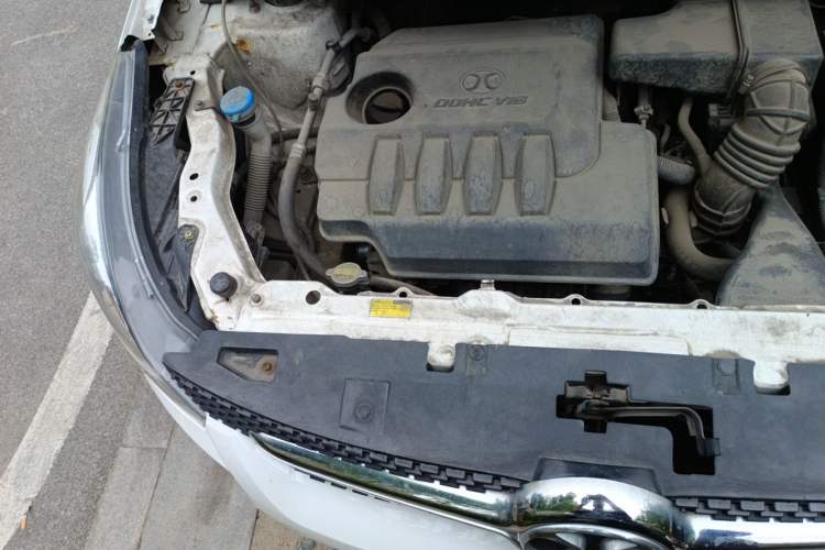 Used BAIC Senova X25 2015 1.5L Automatic Elite Model Engine Bay Right