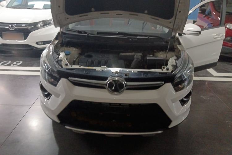 Used BAIC Senova X25 2015 1.5L automatic luxury version Engine Bay