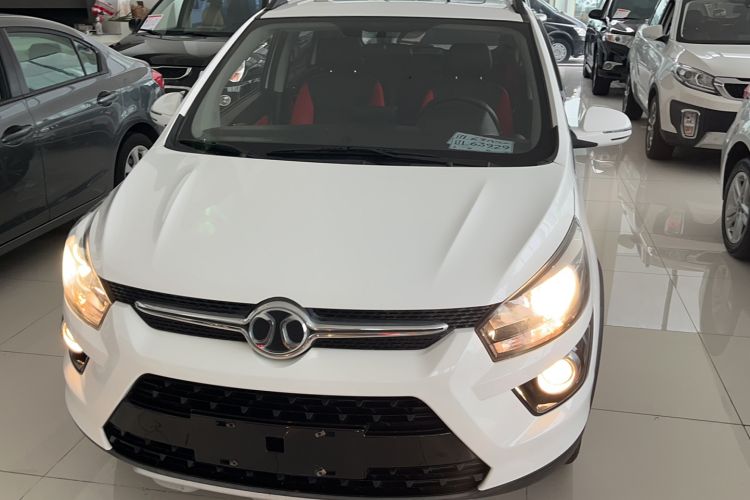 Used BAIC Senova X25 2015 1.5L Manual Elite Edition Exterior 1