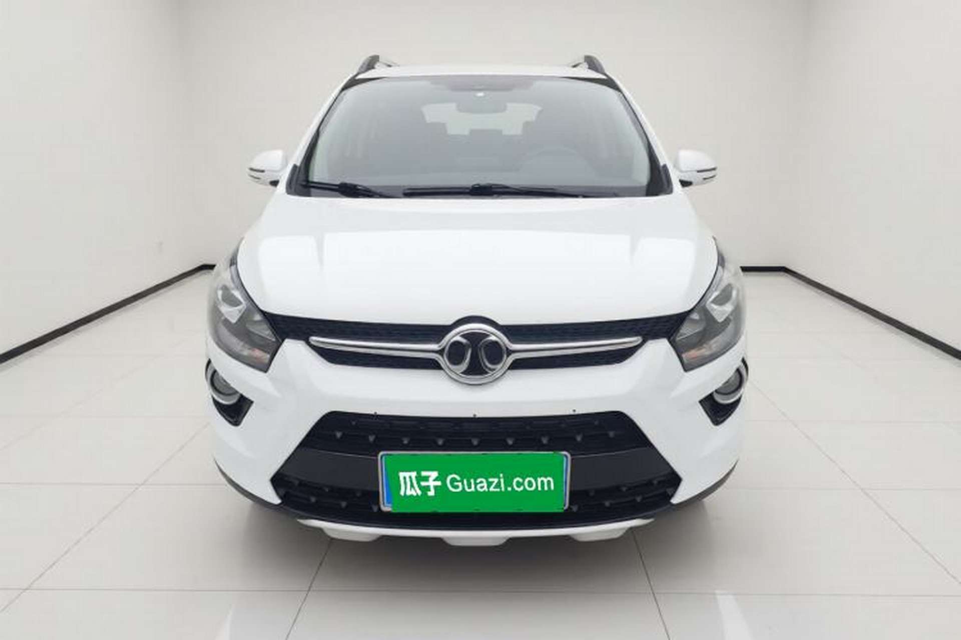 Used BAIC Senova X25 2015 1.5L manual Comfort trim level Exterior 1