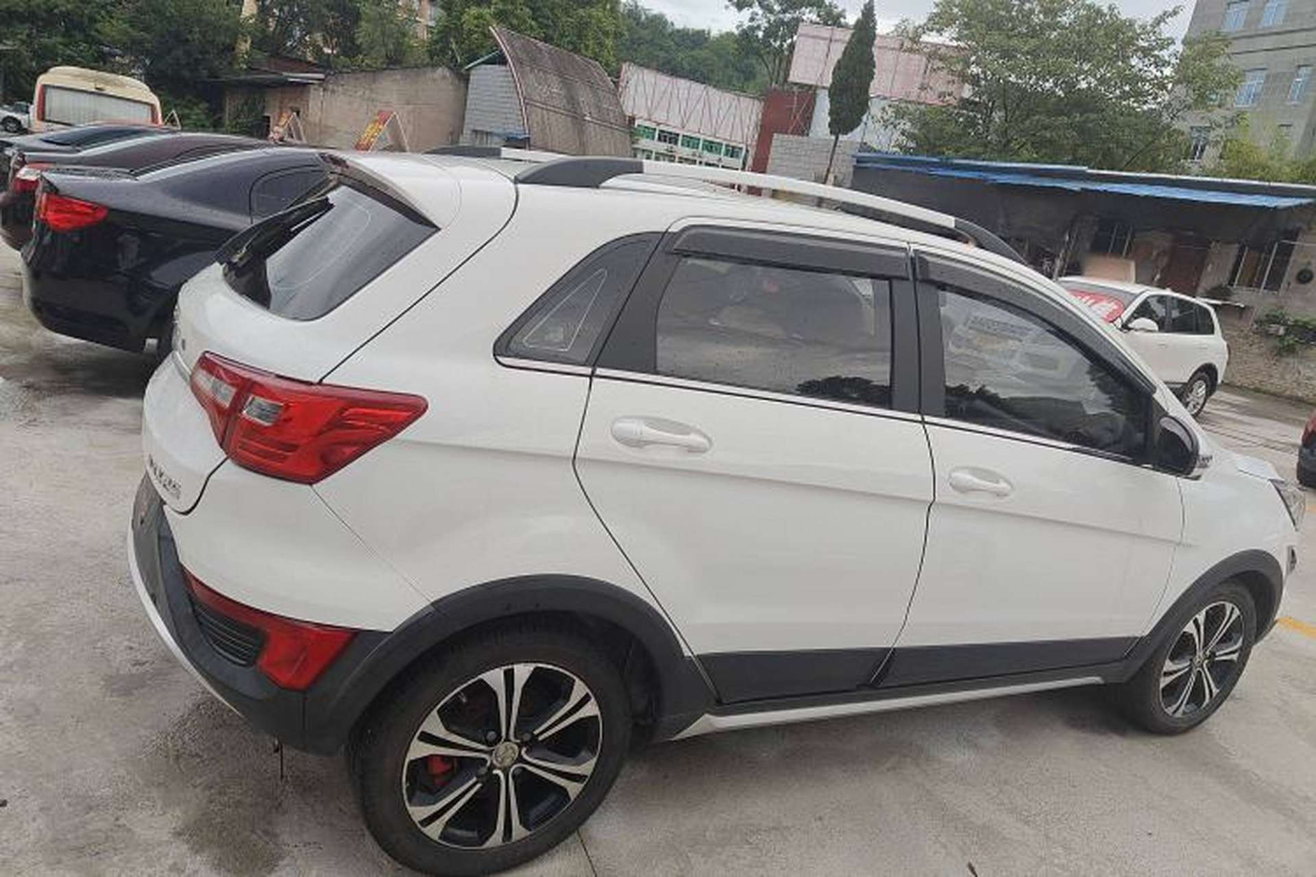 Used BAIC Senova X25 2015 1.5L Manual Elite Edition Exterior 2