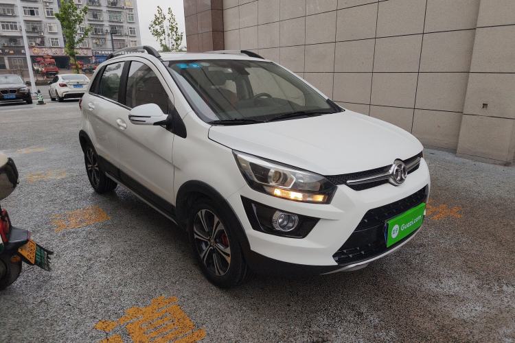 Used BAIC Senova X25 2015 1.5L Automatic Elite Model Exterior 2