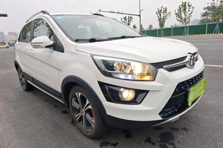 Used BAIC Senova X25 2015 1.5L Automatic Elite Model Exterior 2