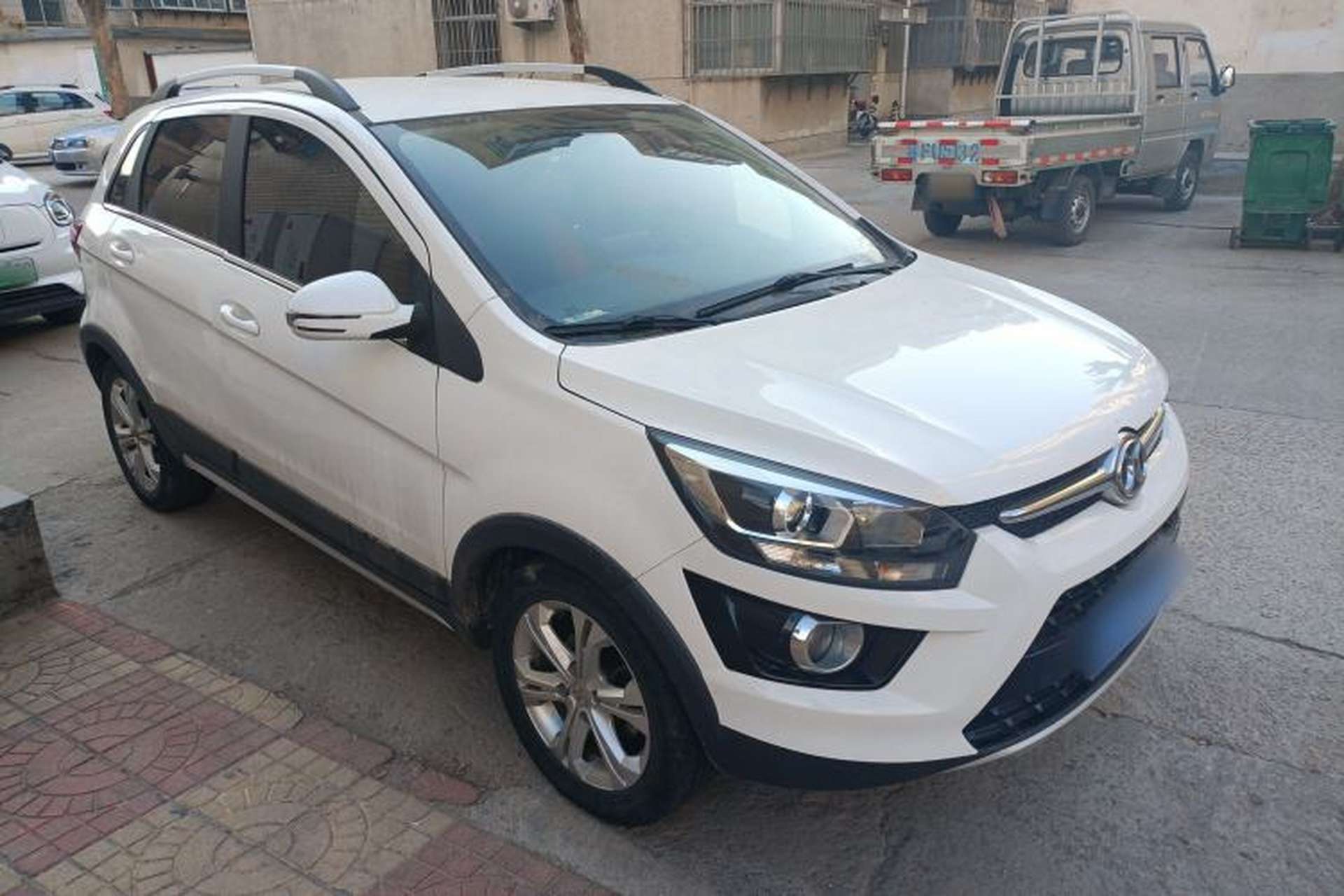 Used BAIC Senova X25 2015 1.5L manual Comfort trim level Exterior 2