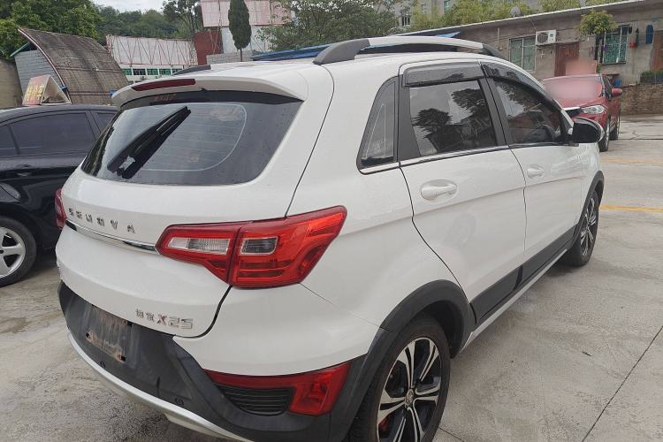 Used BAIC Senova X25 2015 1.5L Manual Elite Edition Exterior 3