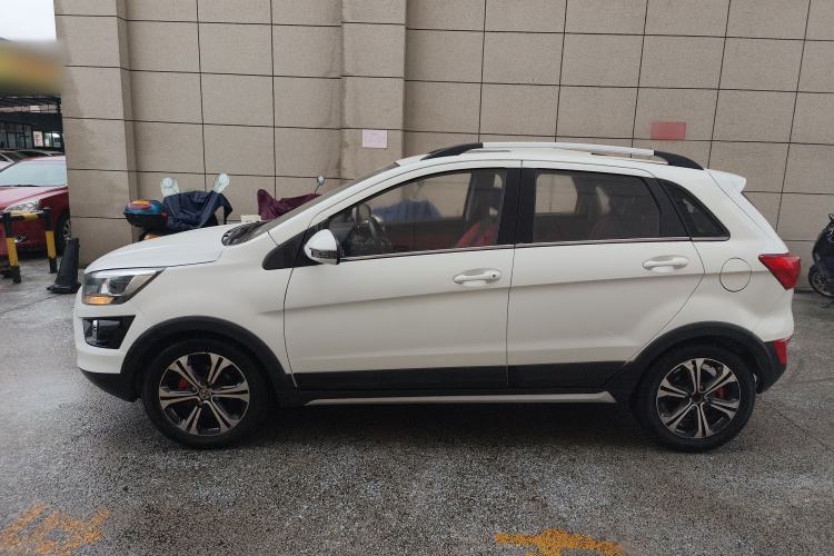 Used BAIC Senova X25 2015 1.5L Automatic Elite Model Exterior 3