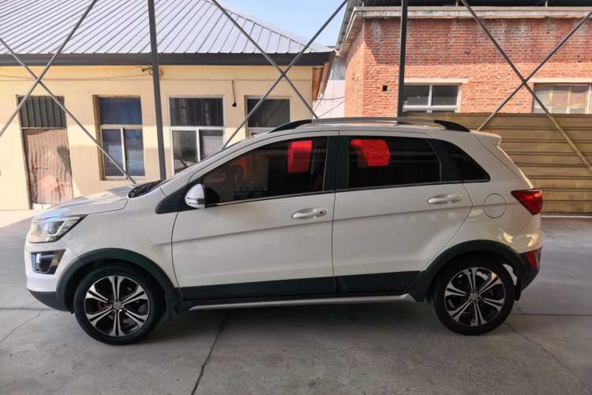 Used BAIC Senova X25 2015 1.5L Automatic Elite Model Exterior 3