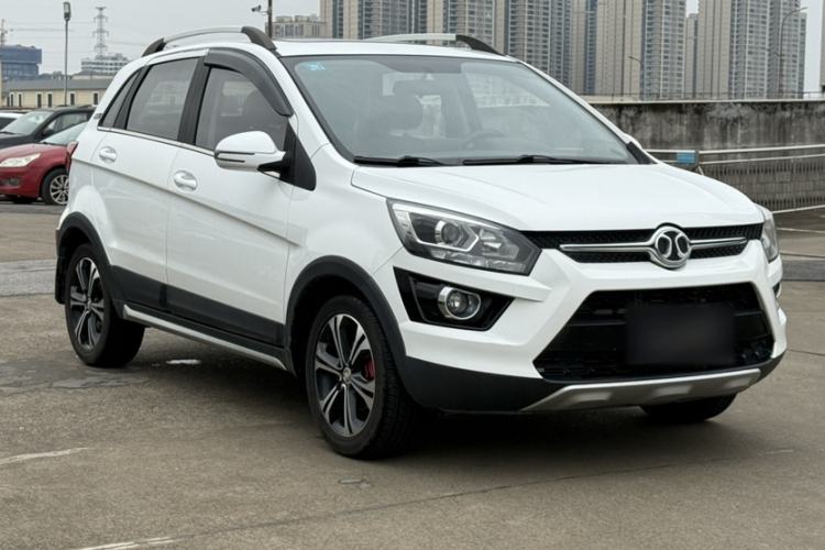 Used BAIC Senova X25 2015 1.5L Manual Elite Edition Exterior 4