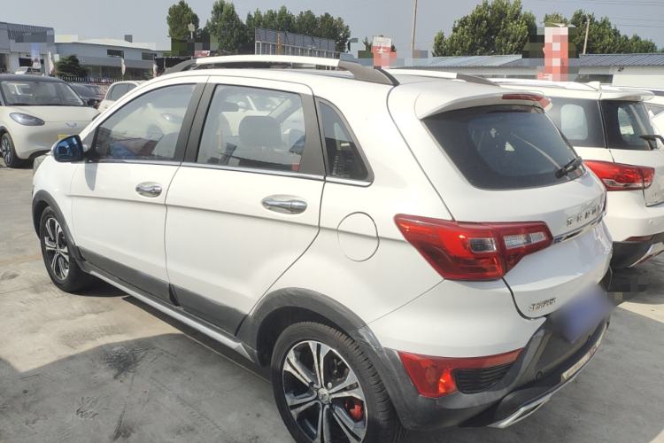 Used BAIC Senova X25 2015 1.5L Manual Elite Edition Exterior 5