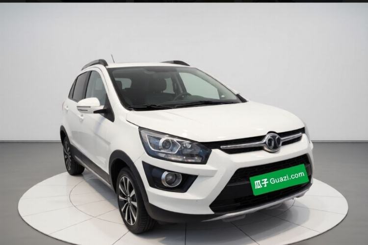 Used BAIC Senova X25 2015 1.5L manual Comfort trim level Exterior 5