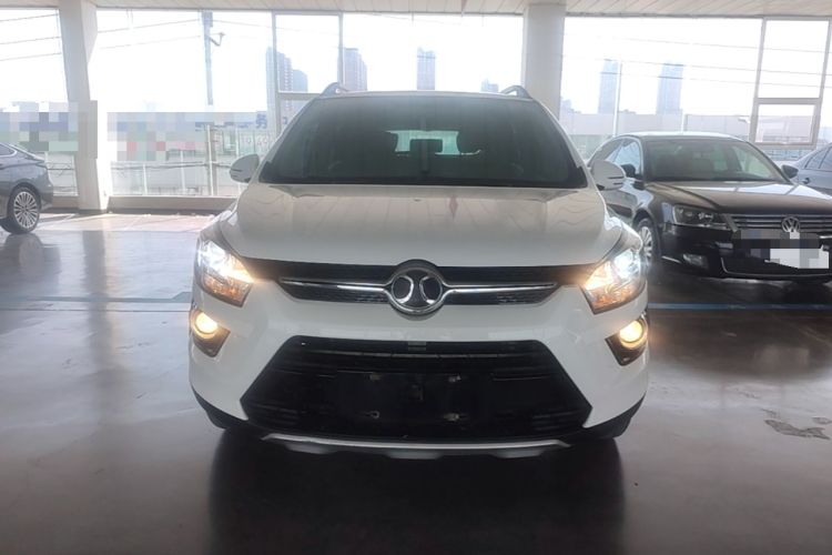 Used BAIC Senova X25 2015 1.5L manual Comfort trim level Front