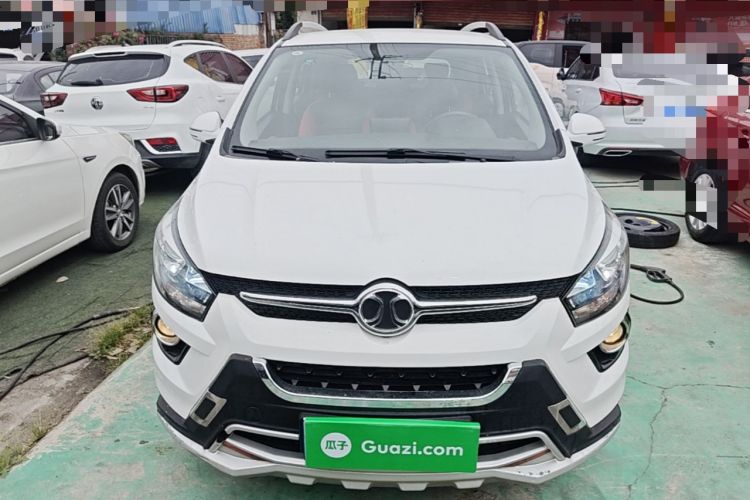 Used BAIC Senova X25 2015 1.5L manual Comfort trim level Front