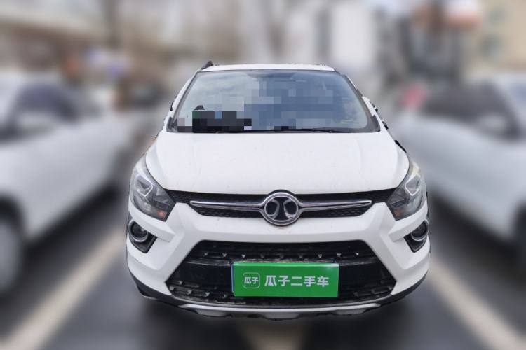 Used BAIC Senova X25 2015 1.5L manual Comfort trim level Front