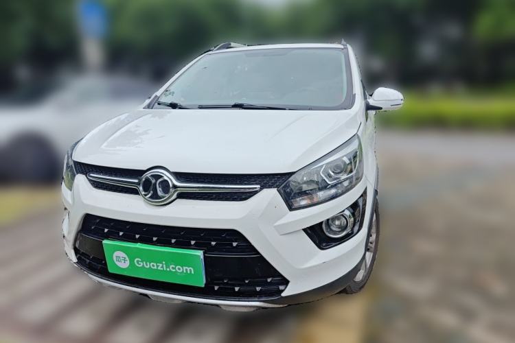 Used BAIC Senova X25 2015 1.5L manual Comfort trim level Front