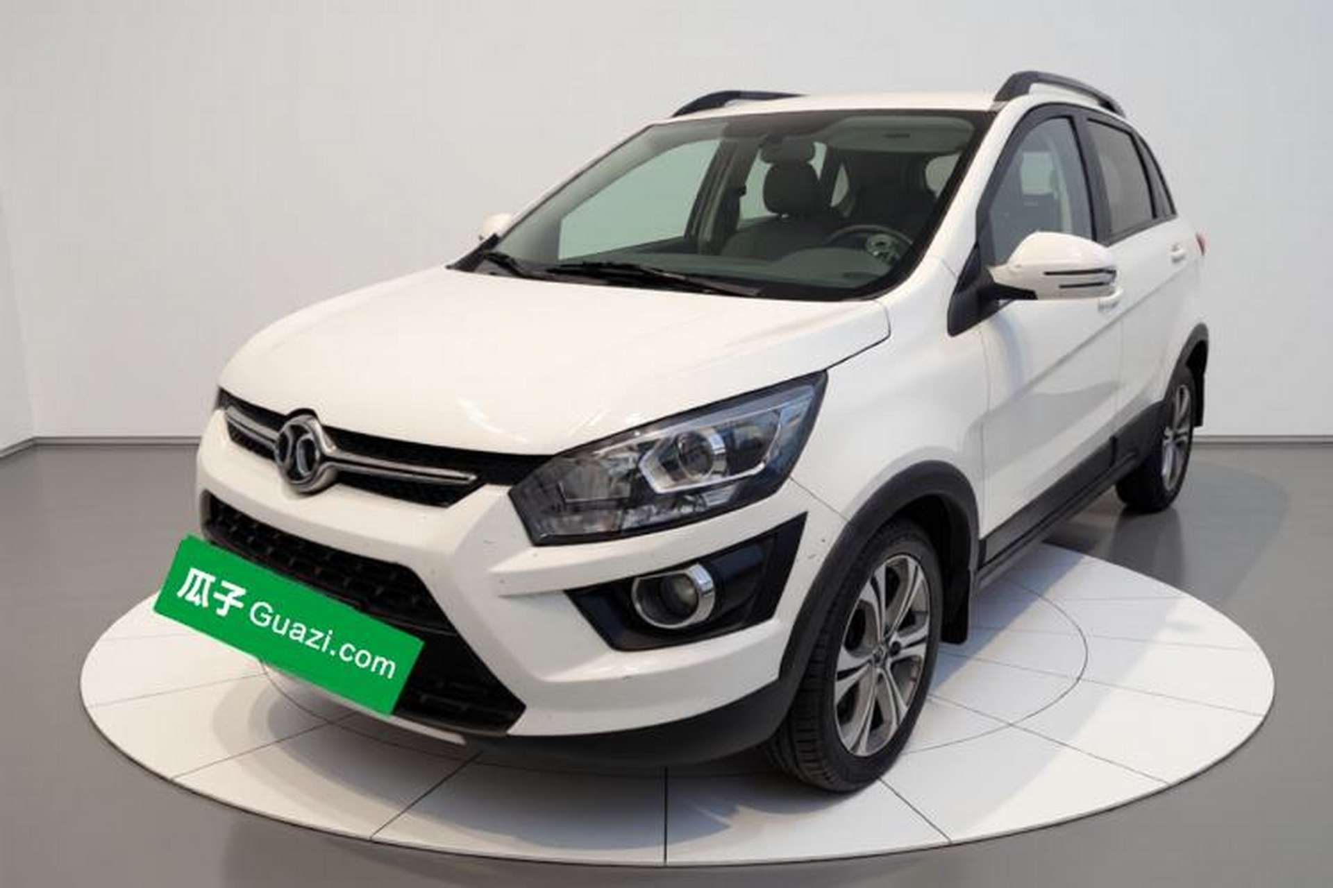 Used BAIC Senova X25 2015 1.5L manual Comfort trim level Front Left 45 Deg
