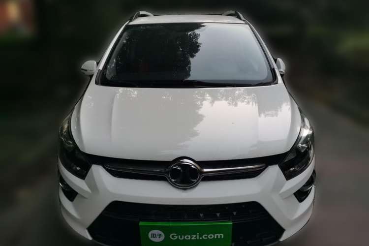 Used BAIC Senova X25 2015 1.5L manual Comfort trim level Front