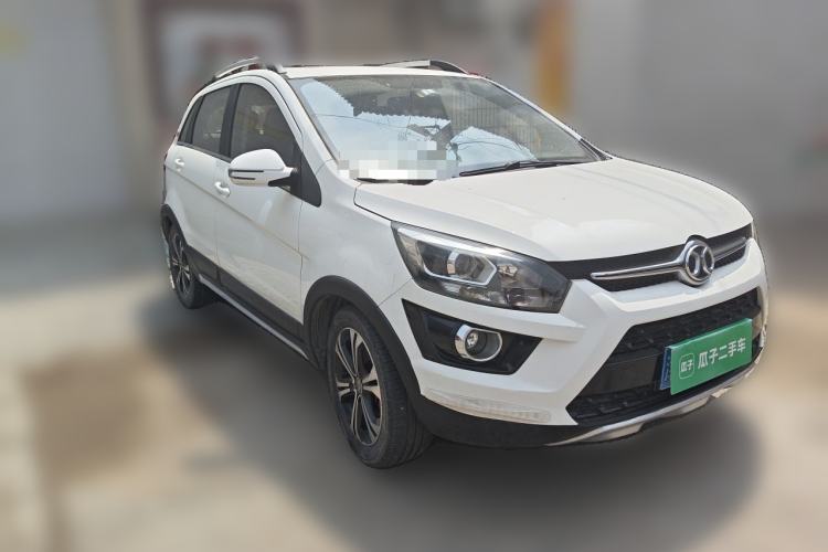 Used BAIC Senova X25 2015 1.5L Manual Elite Edition Front Right 45 Deg