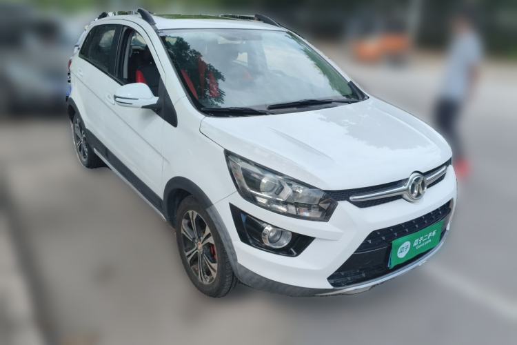Used BAIC Senova X25 2015 1.5L Manual Elite Edition Front Right 45 Deg