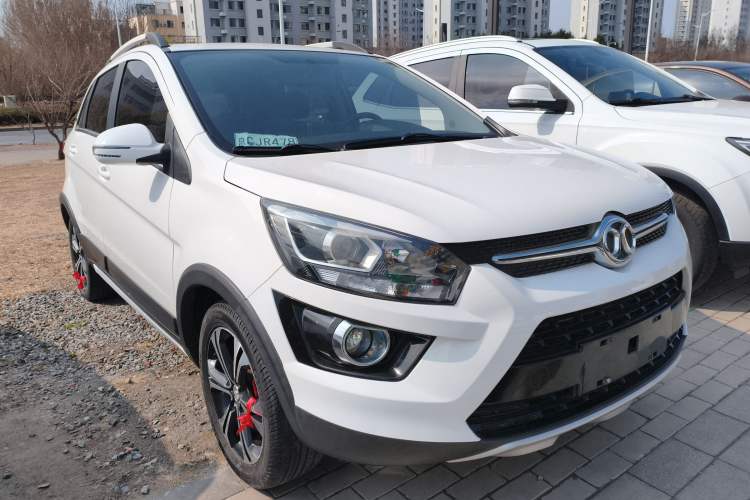 Used BAIC Senova X25 2015 1.5L Automatic Elite Model Front Right 45 Deg