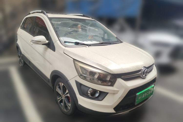 Used BAIC Senova X25 2015 1.5L Manual Elite Edition Front Right 45 Deg