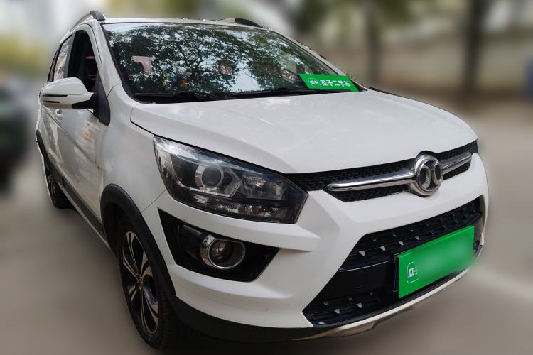 Used BAIC Senova X25 2015 1.5L Manual Elite Edition Front Right 45 Deg