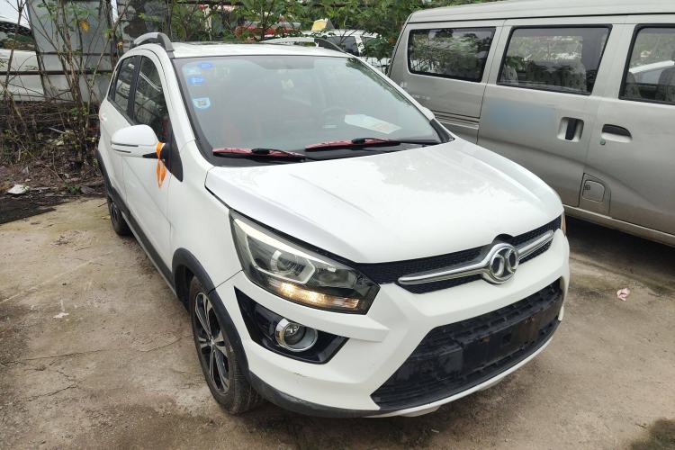 Used BAIC Senova X25 2015 1.5L Manual Elite Edition Front Right 45 Deg