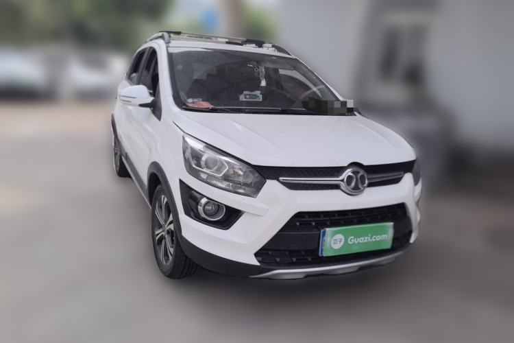Used BAIC Senova X25 2015 1.5L Manual Elite Edition Front Right 45 Deg