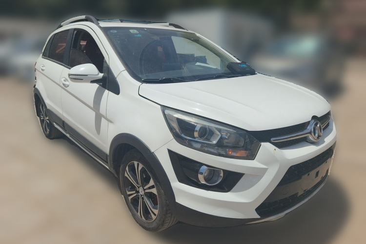Used BAIC Senova X25 2015 1.5L Manual Elite Edition Front Right 45 Deg