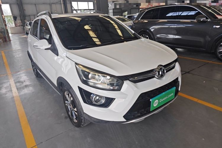 Used BAIC Senova X25 2015 1.5L Automatic Elite Model Front Right 45 Deg