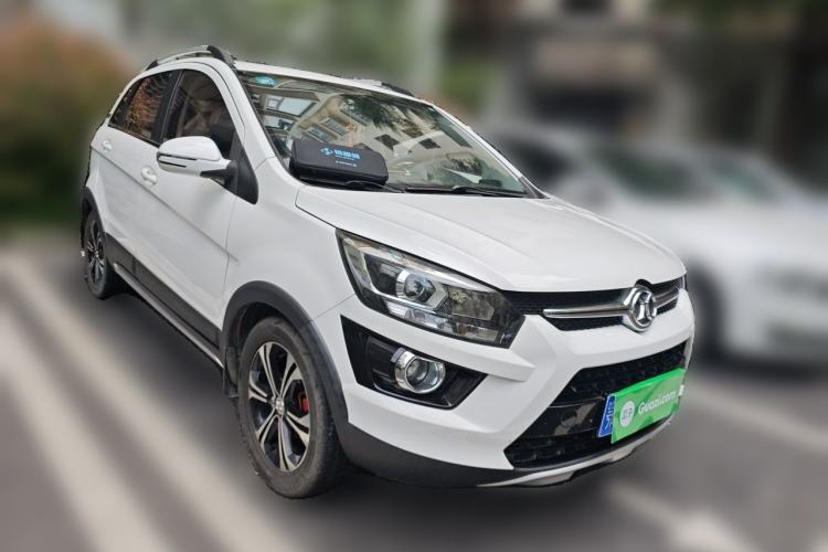 Used BAIC Senova X25 2015 1.5L Manual Elite Edition Front Right 45 Deg