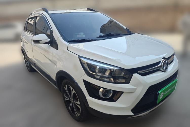 Used BAIC Senova X25 2015 1.5L Manual Elite Edition Front Right 45 Deg