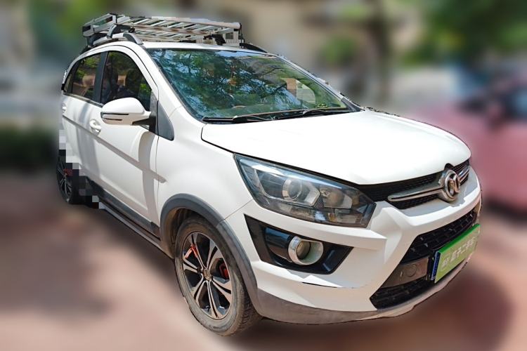 Used BAIC Senova X25 2015 1.5L Manual Elite Edition Front Right 45 Deg