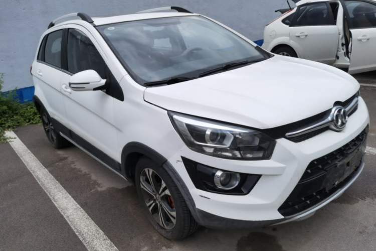 Used BAIC Senova X25 2015 1.5L Automatic Elite Model Front Right 45 Deg
