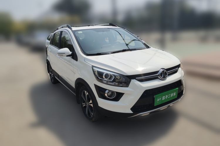 Used BAIC Senova X25 2015 1.5L Manual Elite Edition Front Right 45 Deg