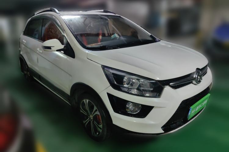 Used BAIC Senova X25 2015 1.5L Manual Elite Edition Front Right 45 Deg