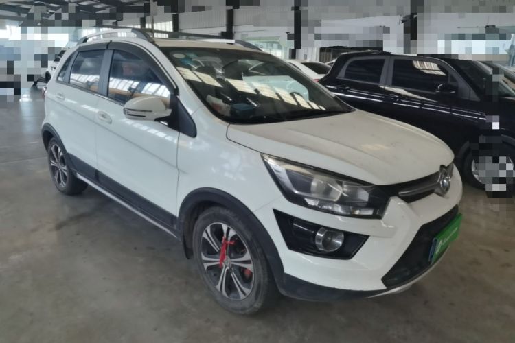 Used BAIC Senova X25 2015 1.5L Manual Elite Edition Front Right 45 Deg