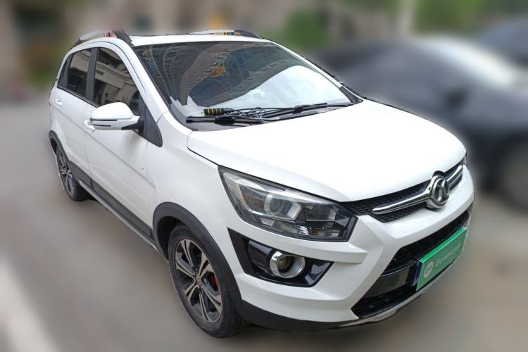Used BAIC Senova X25 2015 1.5L Automatic Elite Model Front Right 45 Deg