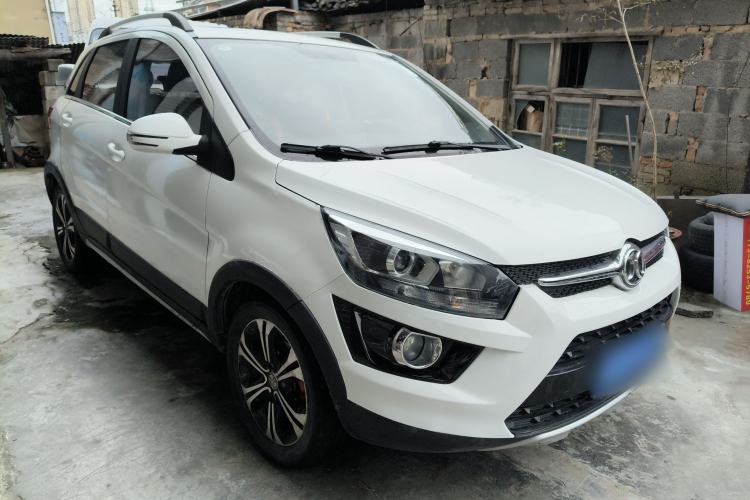Used BAIC Senova X25 2015 1.5L Automatic Elite Model Front Right 45 Deg