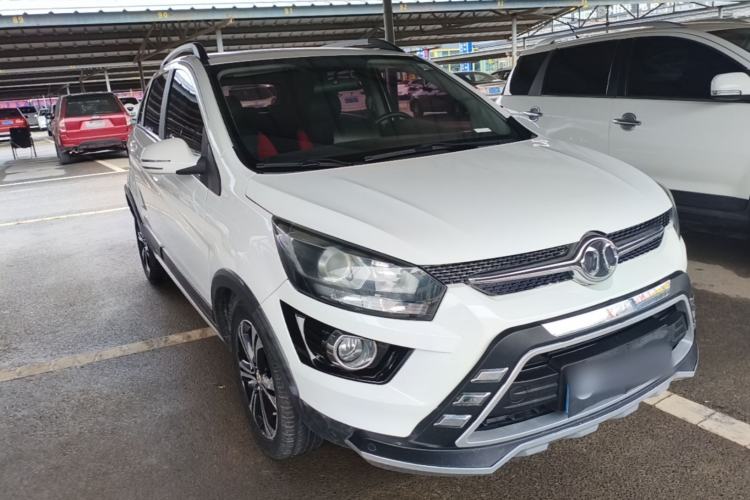 Used BAIC Senova X25 2015 1.5L Automatic Elite Model Front Right 45 Deg