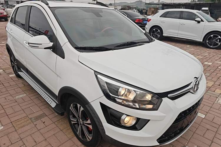 Used BAIC Senova X25 2015 1.5L Automatic Elite Model Front Right 45 Deg