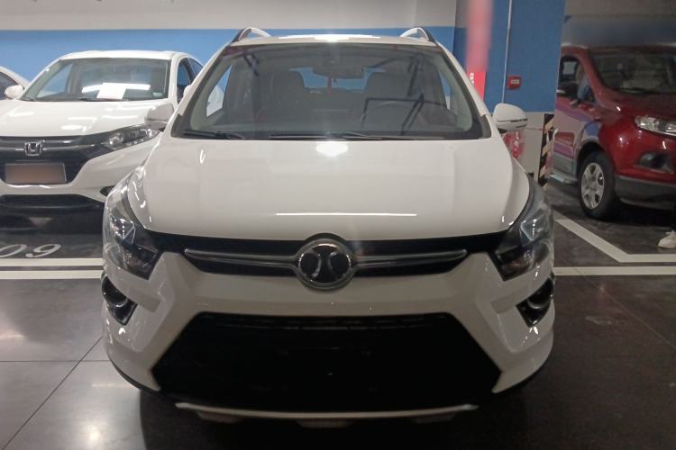 Used BAIC Senova X25 2015 1.5L automatic luxury version Front