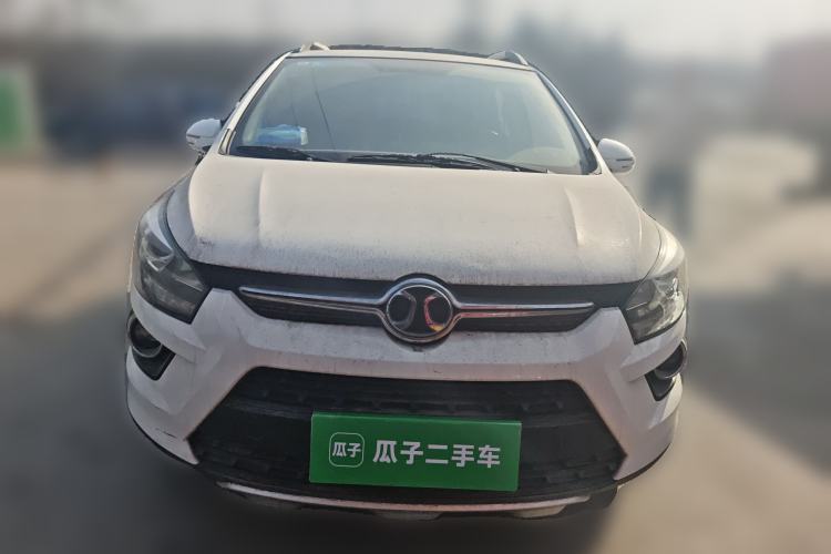 Used BAIC Senova X25 2015 1.5L manual Comfort trim level Front