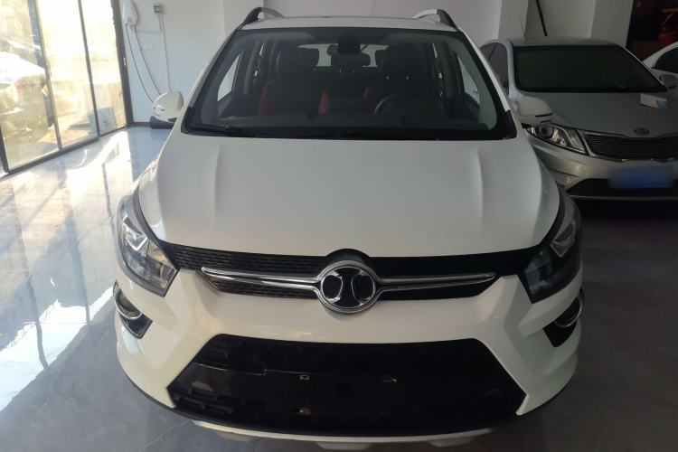 Used BAIC Senova X25 2015 1.5L automatic luxury version Front