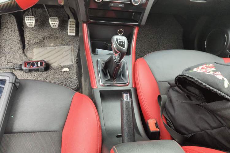 Used BAIC Senova X25 2015 1.5L Manual Elite Edition Gear Lever