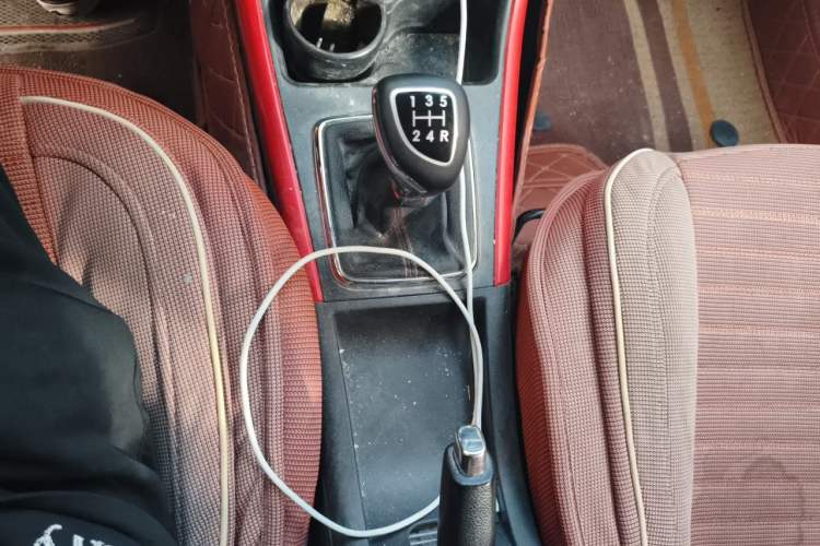Used BAIC Senova X25 2015 1.5L Manual Elite Edition Gear Lever
